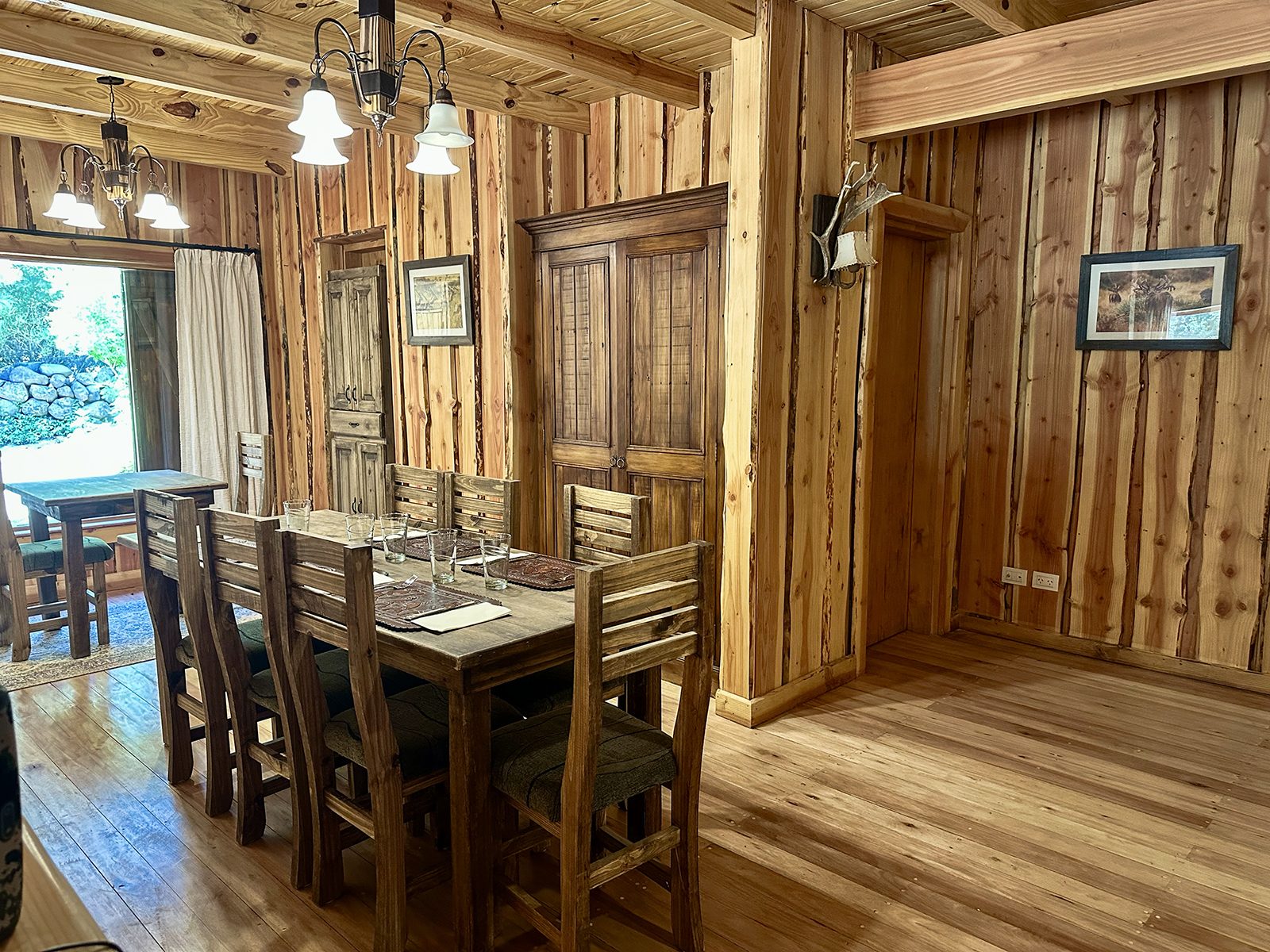 Lodge dining room with wooden furniture
